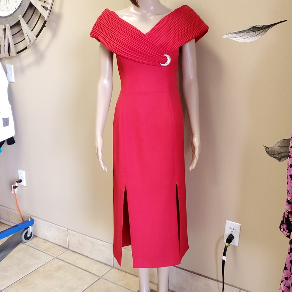 En Francais Red Off-the-shoulder Dress